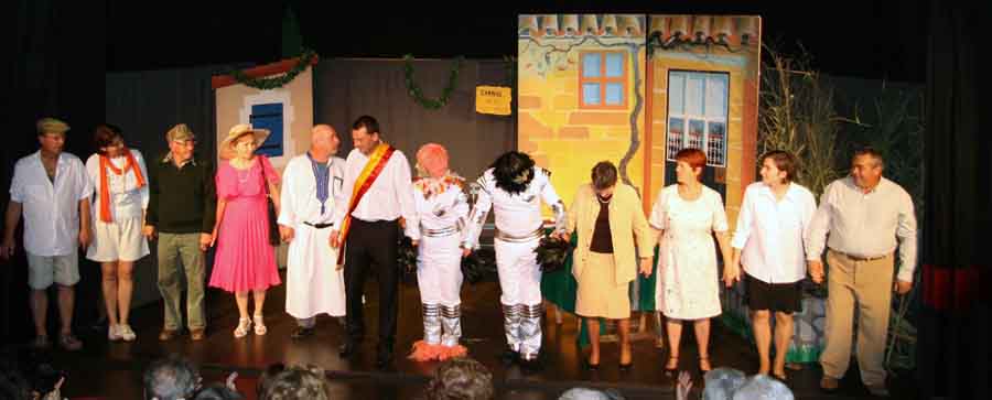 La troupe de théâtre.